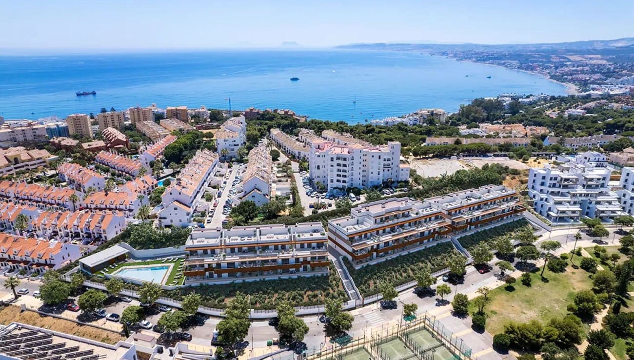 1 bedroom Apartment for sale in Estepona with pool - € 255,000 (Ref: 7950550)