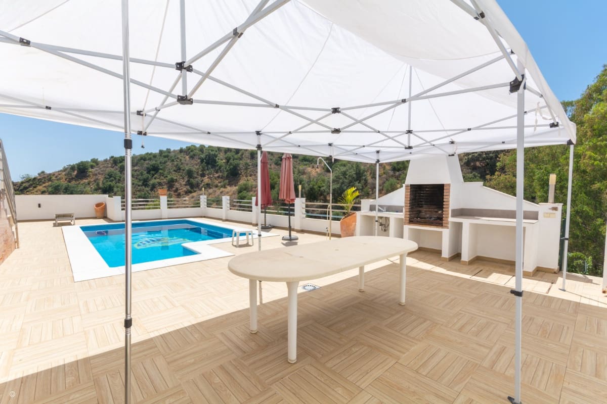Chalet de 5 habitaciones en Mijas en venta con piscina - 895.000 € (Ref: 8083204)