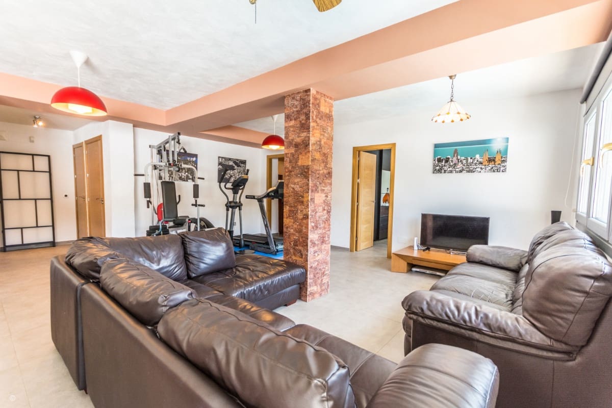 Chalet de 5 habitaciones en Mijas en venta con piscina - 895.000 € (Ref: 8083204)