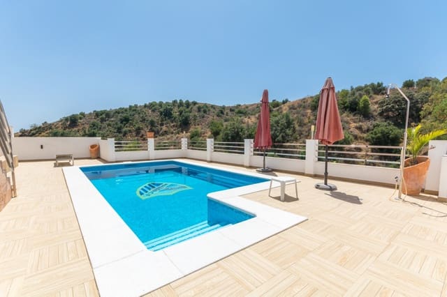 Chalet de 5 habitaciones en Mijas pueblo, Mijas en venta con piscina - 895.000 € (Ref: 8083204)