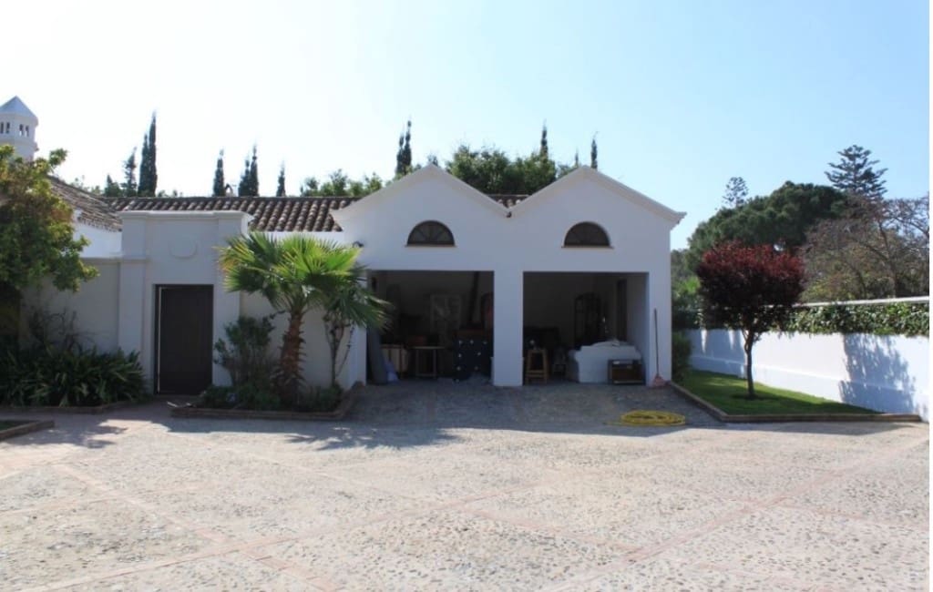 6 slaapkamer Villa te koop in Marbella - € 3.800.000 (Ref: 8083240)