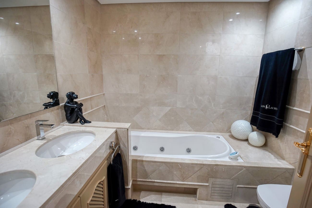 2 soverom Leilighet til salgs i El Velerin med svømmebasseng - € 850 000 (Ref: 8102300)