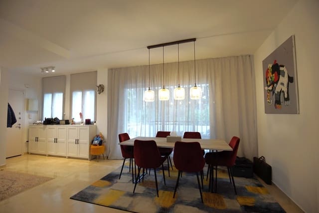 2 soverom Leilighet til salgs i Estepona med svømmebasseng - € 289 000 (Ref: 8102310)