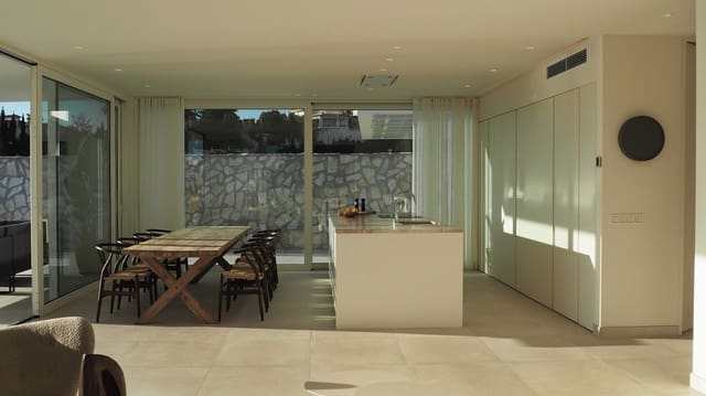 4 soveværelse Villa til salg i Centro ciudad, Fuengirola med swimmingpool - € 1.195.000 (Ref: 8113501)