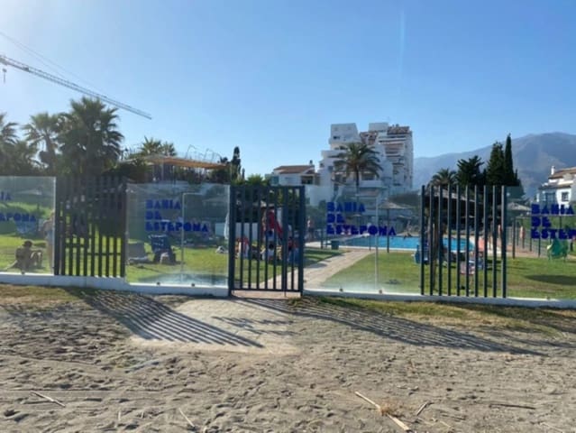 Apartamento de 2 habitaciones en Estepona en venta - 299.000 € (Ref: 8151519)