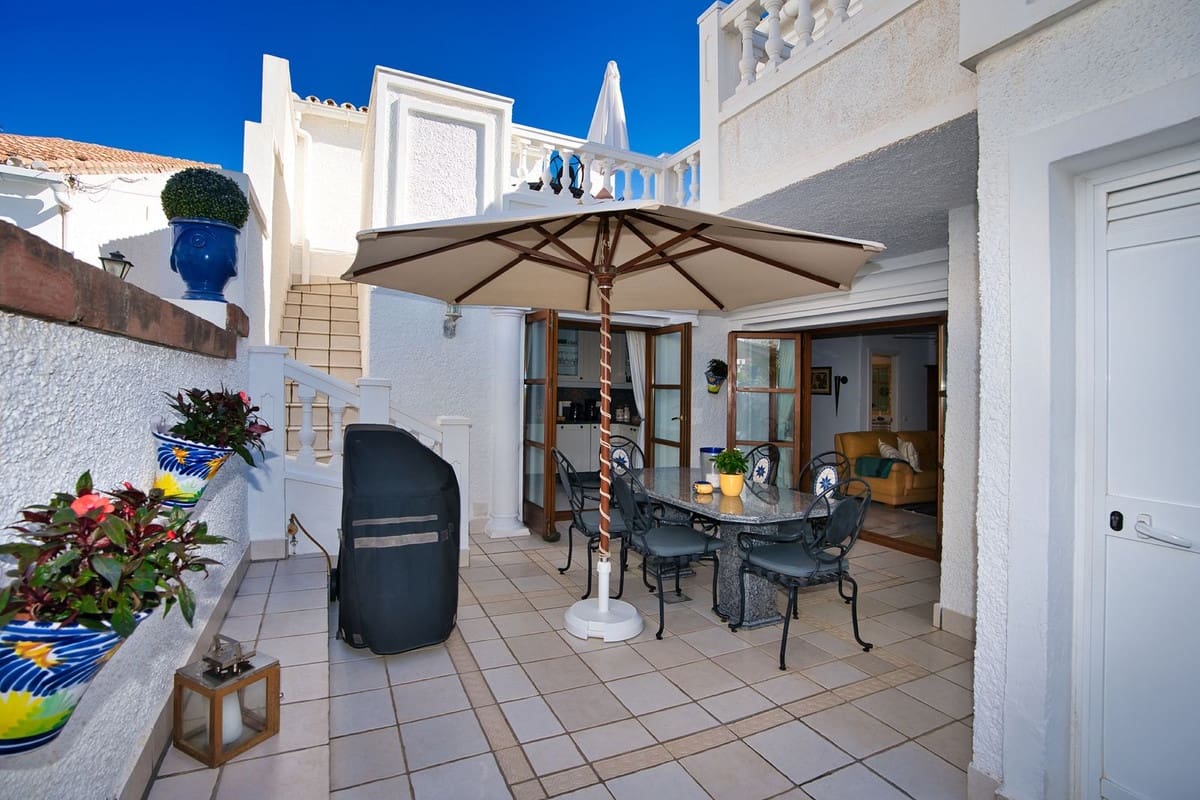 3 soveværelse Byhus til salg i New Golden Mile - € 575.000 (Ref: 8151524)