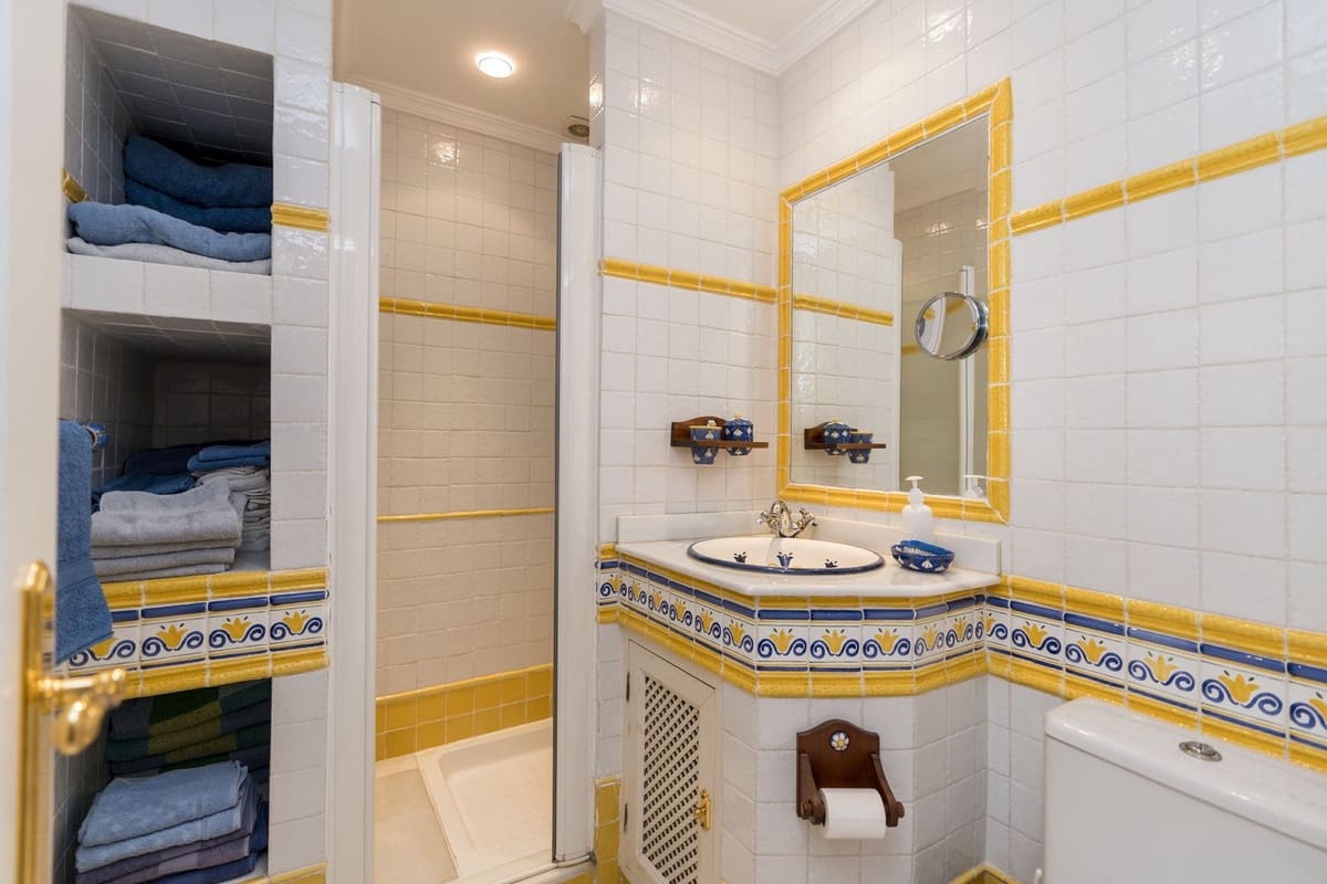 3 soveværelse Byhus til salg i New Golden Mile - € 575.000 (Ref: 8151524)