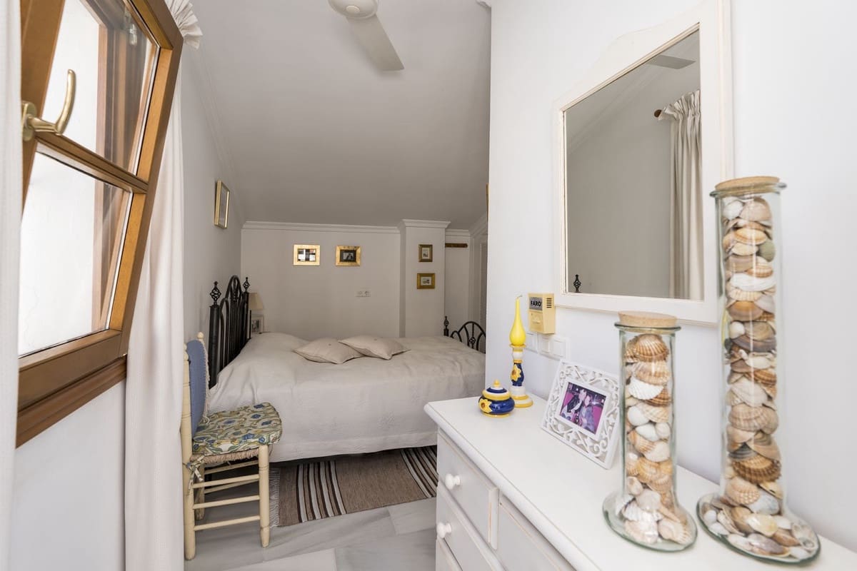 3 soveværelse Byhus til salg i New Golden Mile - € 575.000 (Ref: 8151524)