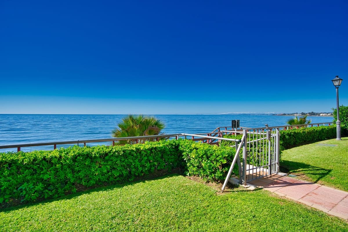 3 soveværelse Byhus til salg i New Golden Mile - € 575.000 (Ref: 8151524)