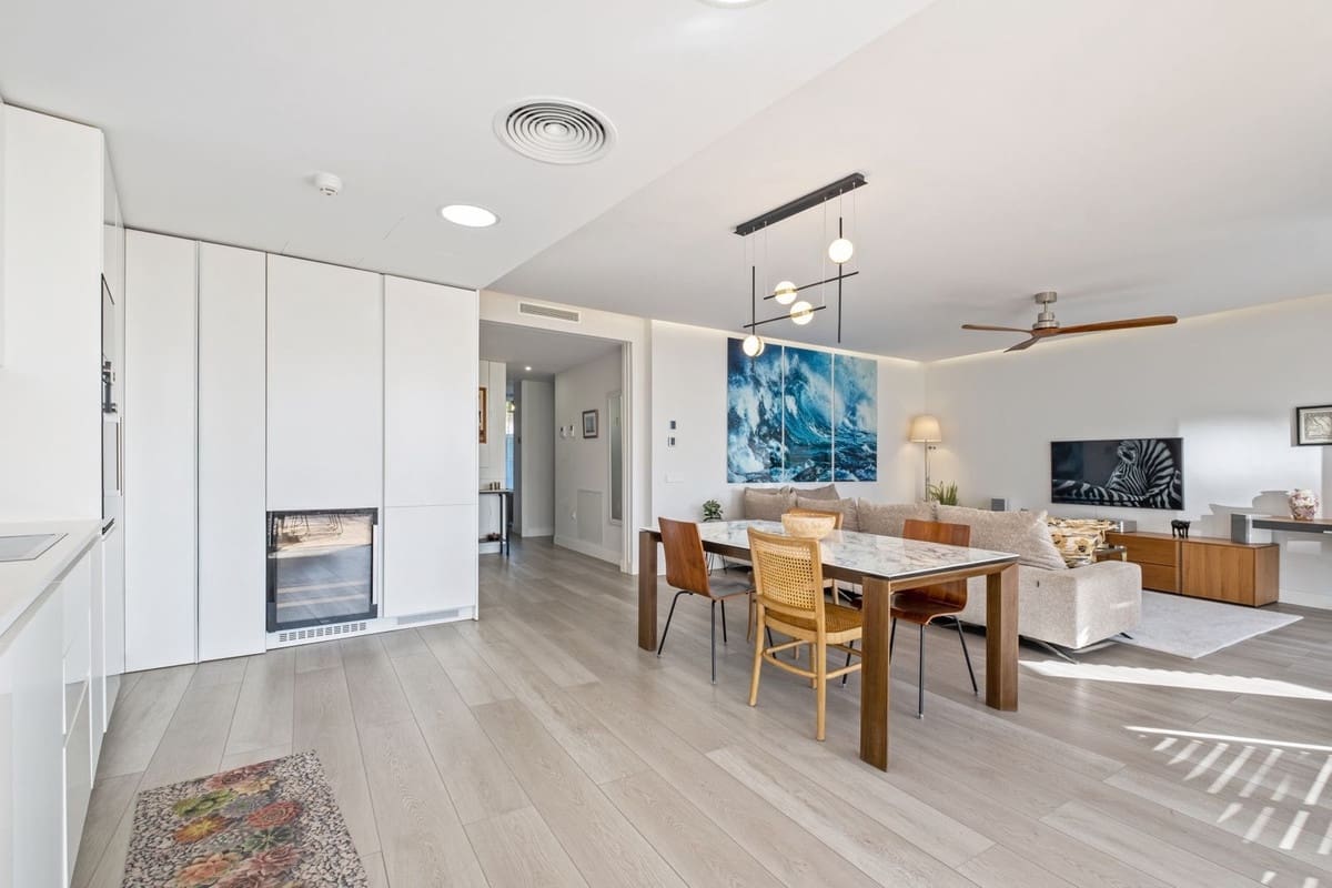 2 Zimmer Apartment zu verkaufen in Estepona mit Garage - 849.000 € (Ref: 8151555)