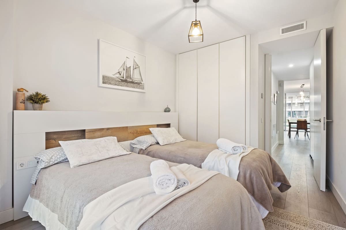 2 Zimmer Apartment zu verkaufen in Estepona mit Garage - 849.000 € (Ref: 8151555)