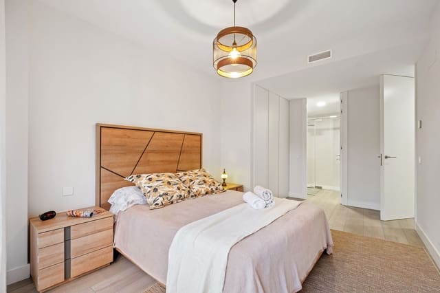 2 Zimmer Apartment zu verkaufen in Estepona mit Garage - 849.000 € (Ref: 8151555)