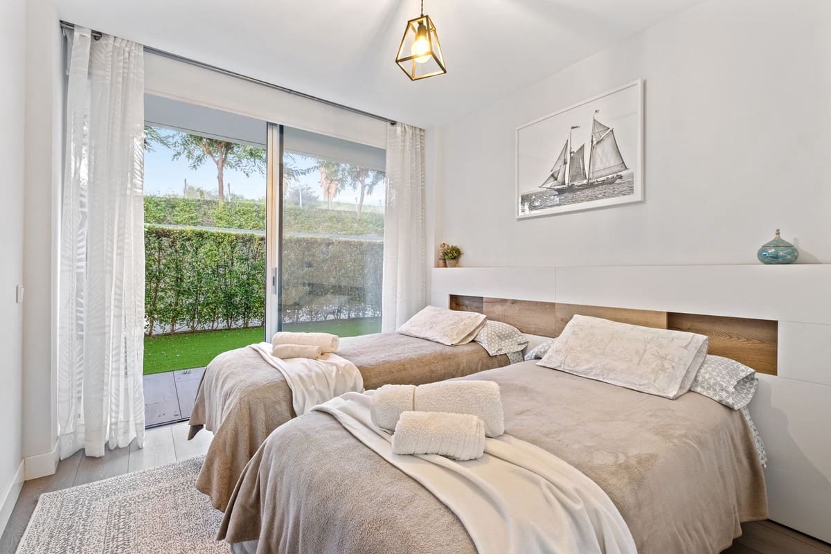 2 Zimmer Apartment zu verkaufen in Estepona mit Garage - 849.000 € (Ref: 8151555)