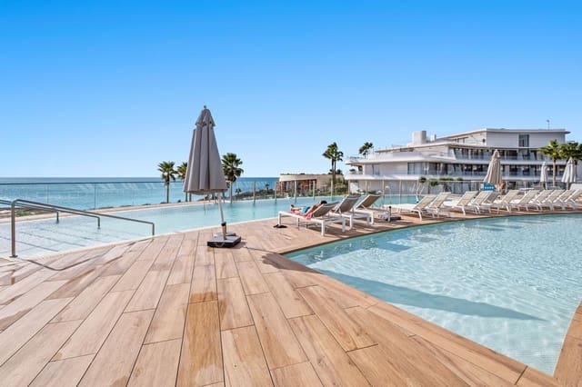 2 Zimmer Apartment zu verkaufen in Estepona mit Garage - 849.000 € (Ref: 8151555)