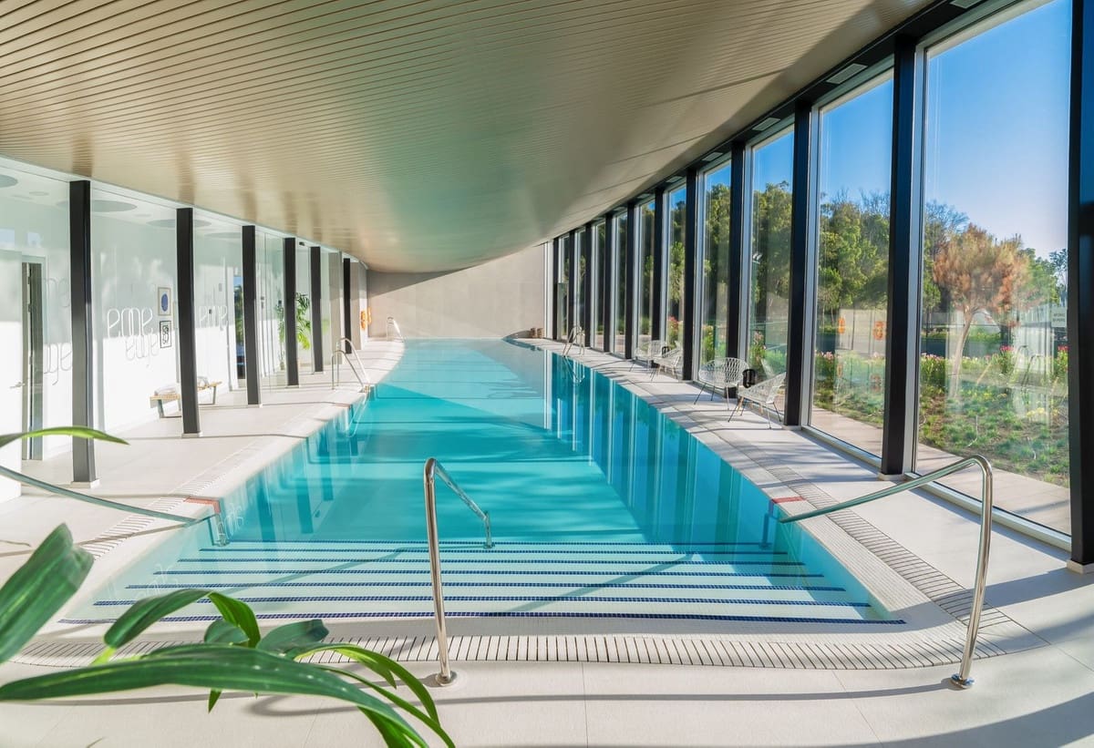 2 Zimmer Apartment zu verkaufen in Estepona mit Garage - 849.000 € (Ref: 8151555)