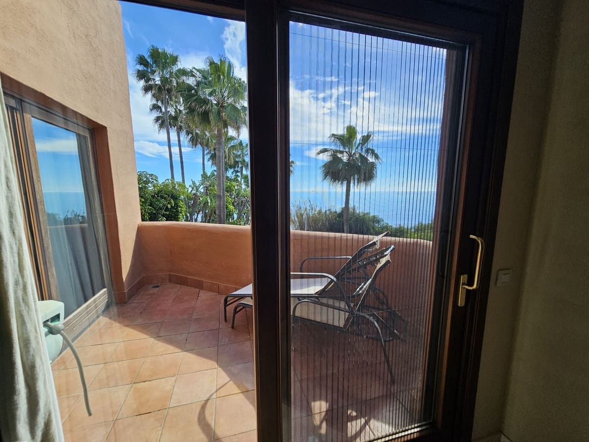 3 soveværelse Lejlighed til salg i Estepona - € 1.390.000 (Ref: 8151594)