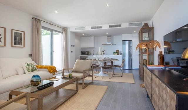 3 bedroom Apartment for sale in Puerto Marina, Benalmádena with pool - € 324,500 (Ref: 8153849)