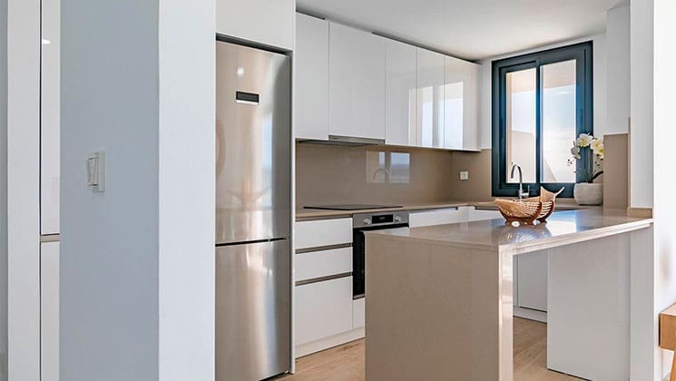 3 bedroom Apartment for sale in Estepona with pool - € 470,000 (Ref: 8153860)