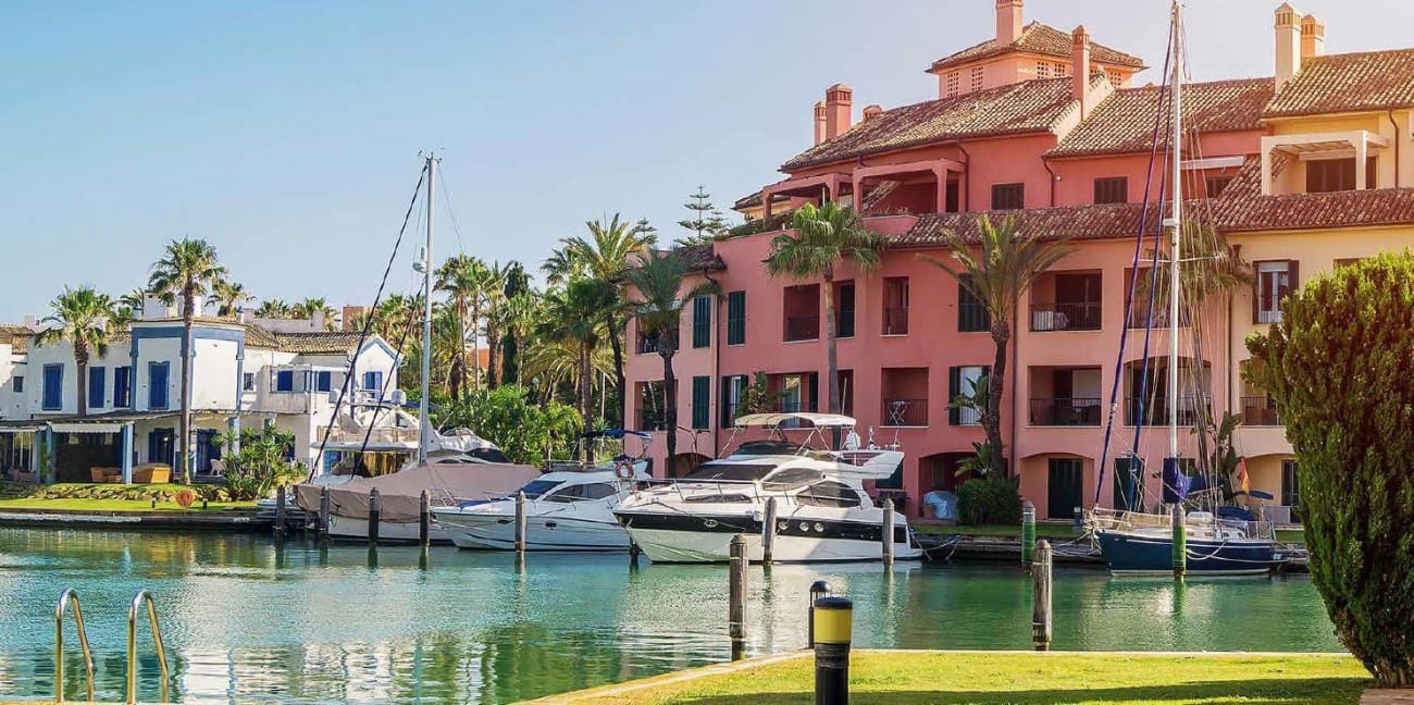 4 bedroom Apartment for sale in Sotogrande with pool - € 1,866,000 (Ref: 8155608)