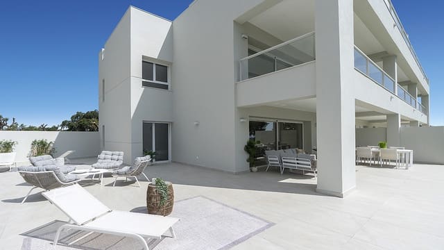 3 soveværelse Lejlighed til salg i Sotogrande, San Roque med swimmingpool - € 445.000 (Ref: 8155609)
