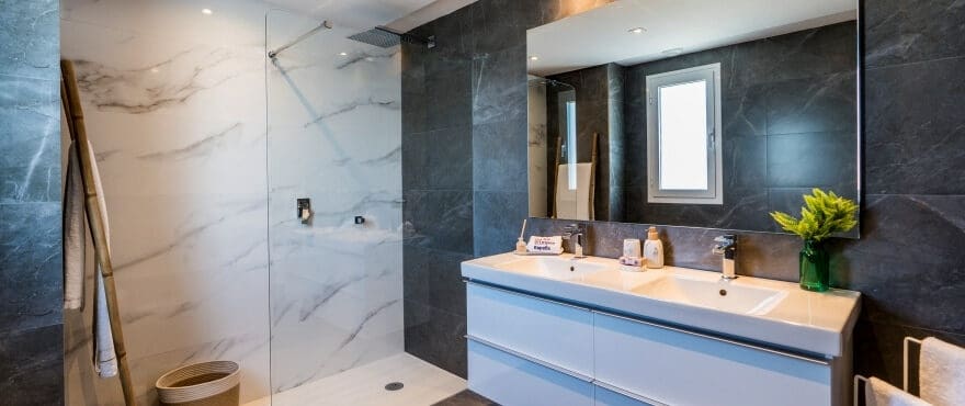 3 bedroom Apartment for sale in Sotogrande with pool - € 640,000 (Ref: 8155611)