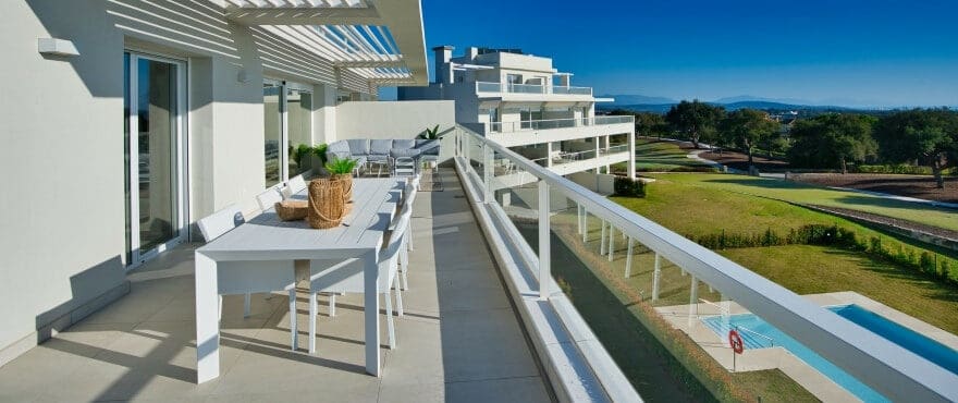 2 bedroom Apartment for sale in Sotogrande with pool - € 360,000 (Ref: 8155612)