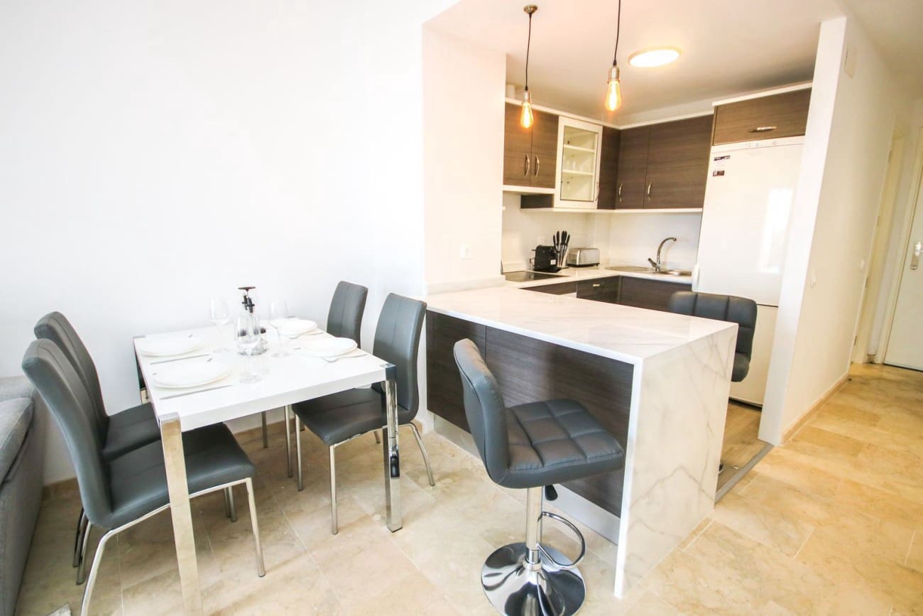 2 soveværelse Lejlighed til salg i Manilva med swimmingpool - € 170.000 (Ref: 8159197)