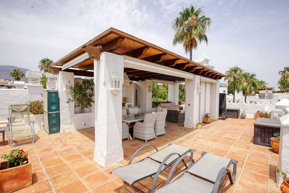 2 quarto Apartamento para venda em Estepona - 925 000 € (Ref: 8167820)