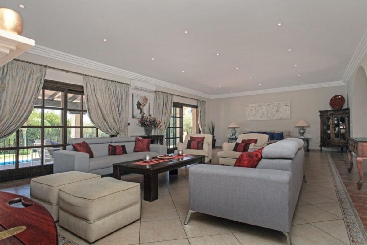 9 bedroom Villa for sale in Benahavis with garage - € 3,500,000 (Ref: 8210251)