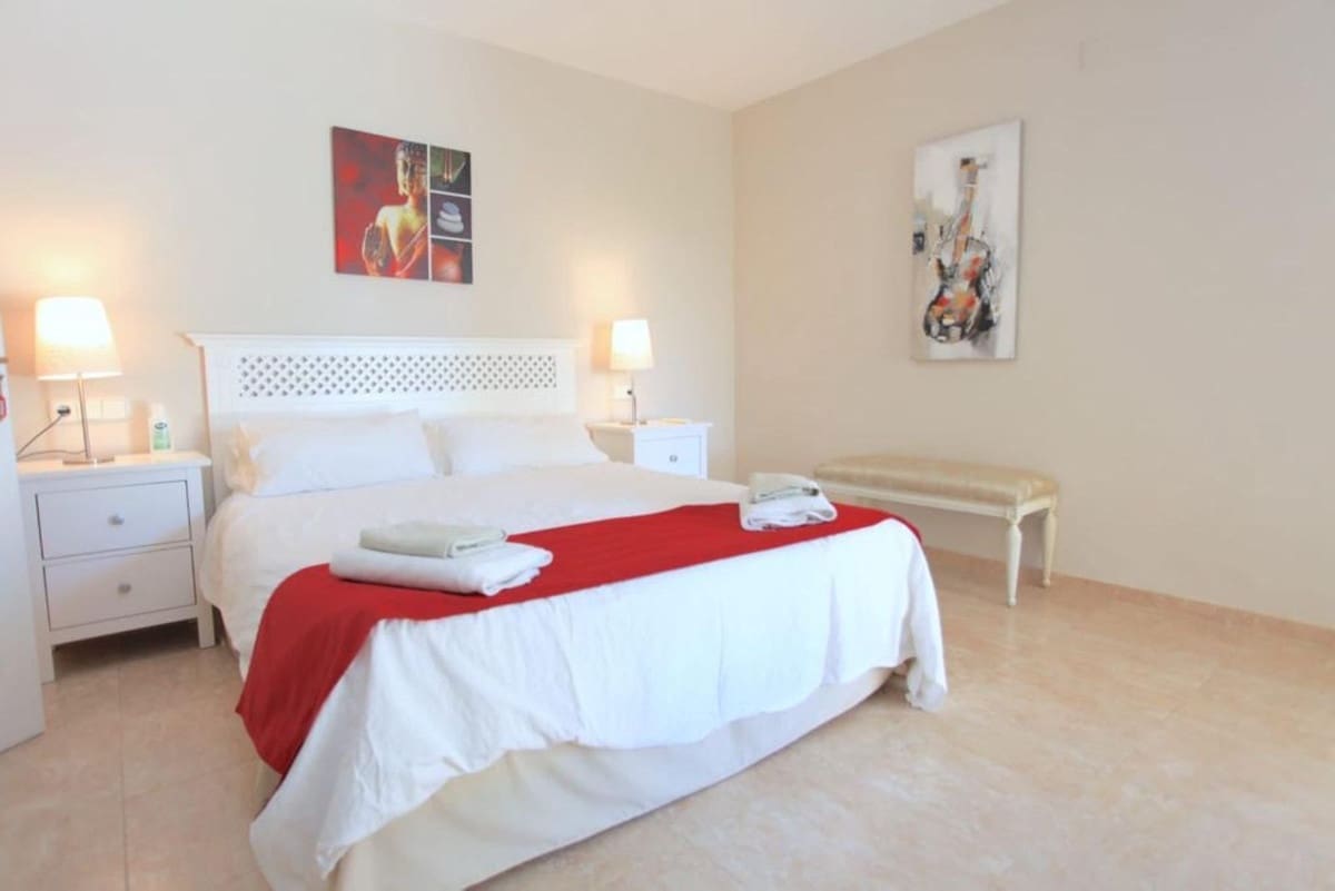 9 bedroom Villa for sale in Benahavis with garage - € 3,500,000 (Ref: 8210251)