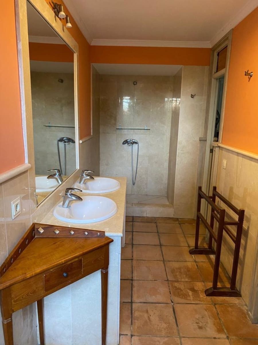 6 soverom Villa til salgs i Manilva med garasje - € 865 000 (Ref: 8210257)