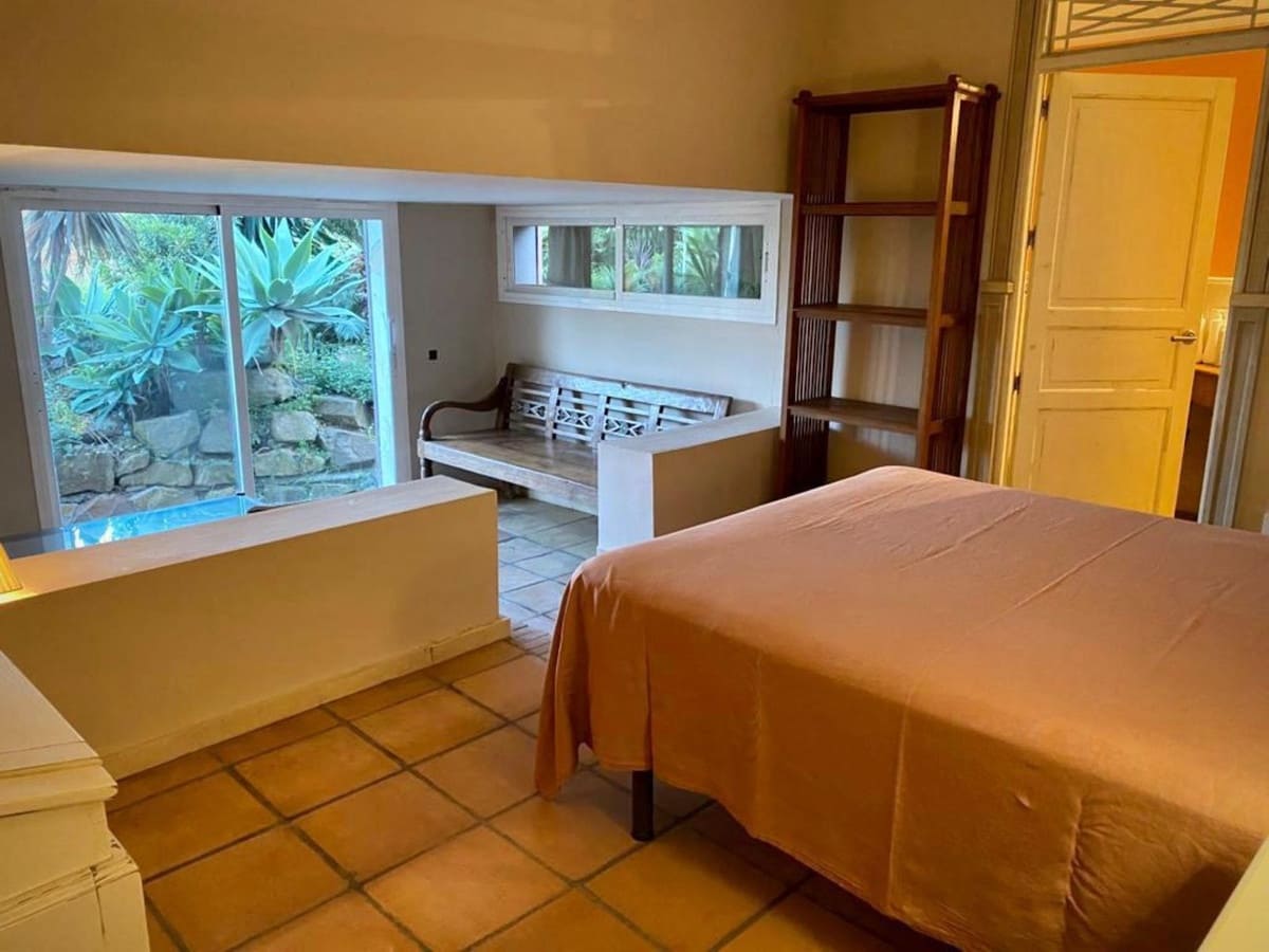 6 soverom Villa til salgs i Manilva med garasje - € 865 000 (Ref: 8210257)