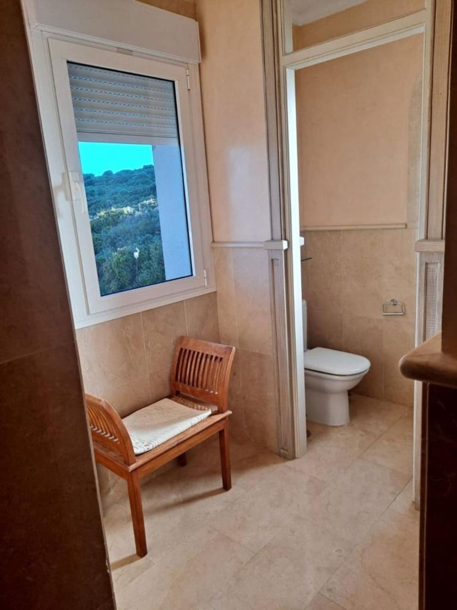 6 soverom Villa til salgs i Manilva med garasje - € 865 000 (Ref: 8210257)