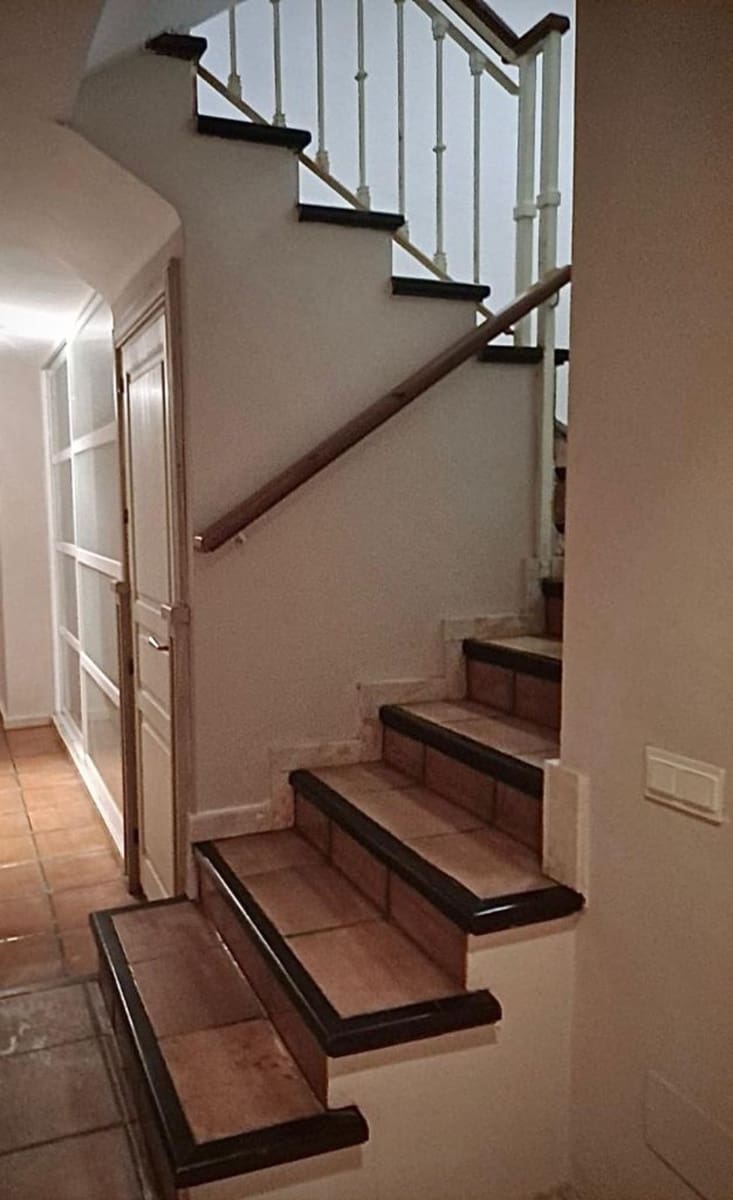 6 soverom Villa til salgs i Manilva med garasje - € 865 000 (Ref: 8210257)