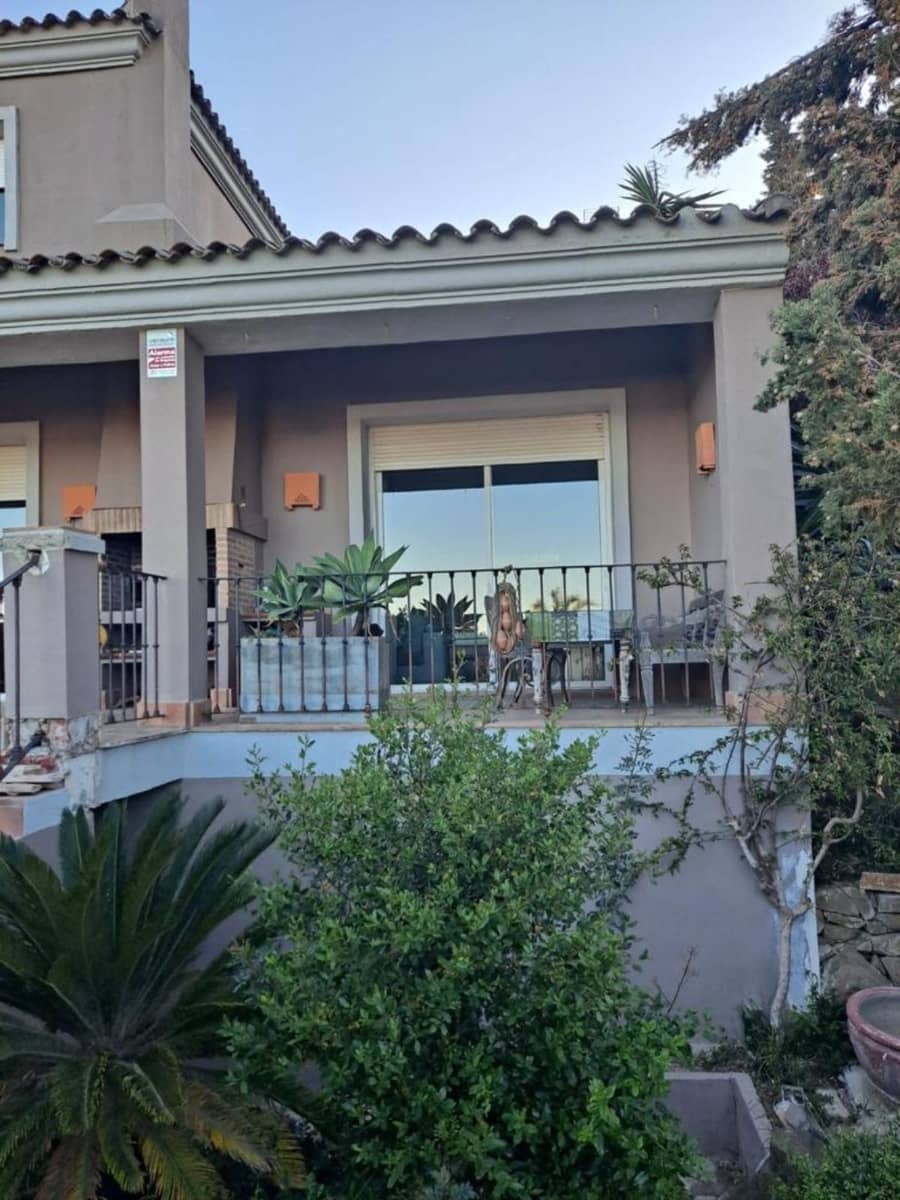 6 soverom Villa til salgs i Manilva med garasje - € 865 000 (Ref: 8210257)