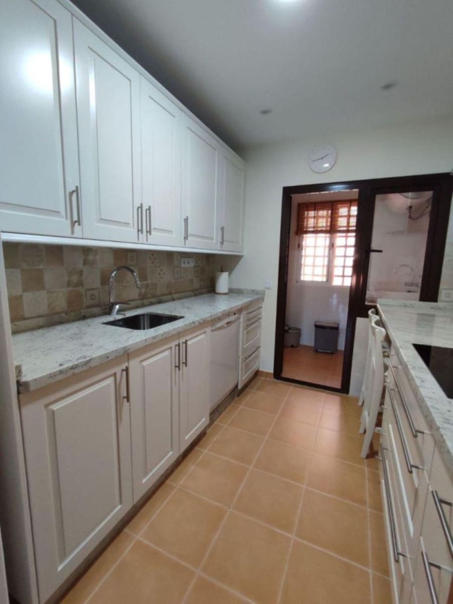 2 sypialnia Apartament na sprzedaż w Estepona z garażem - 312 000 € (Ref: 8210277)