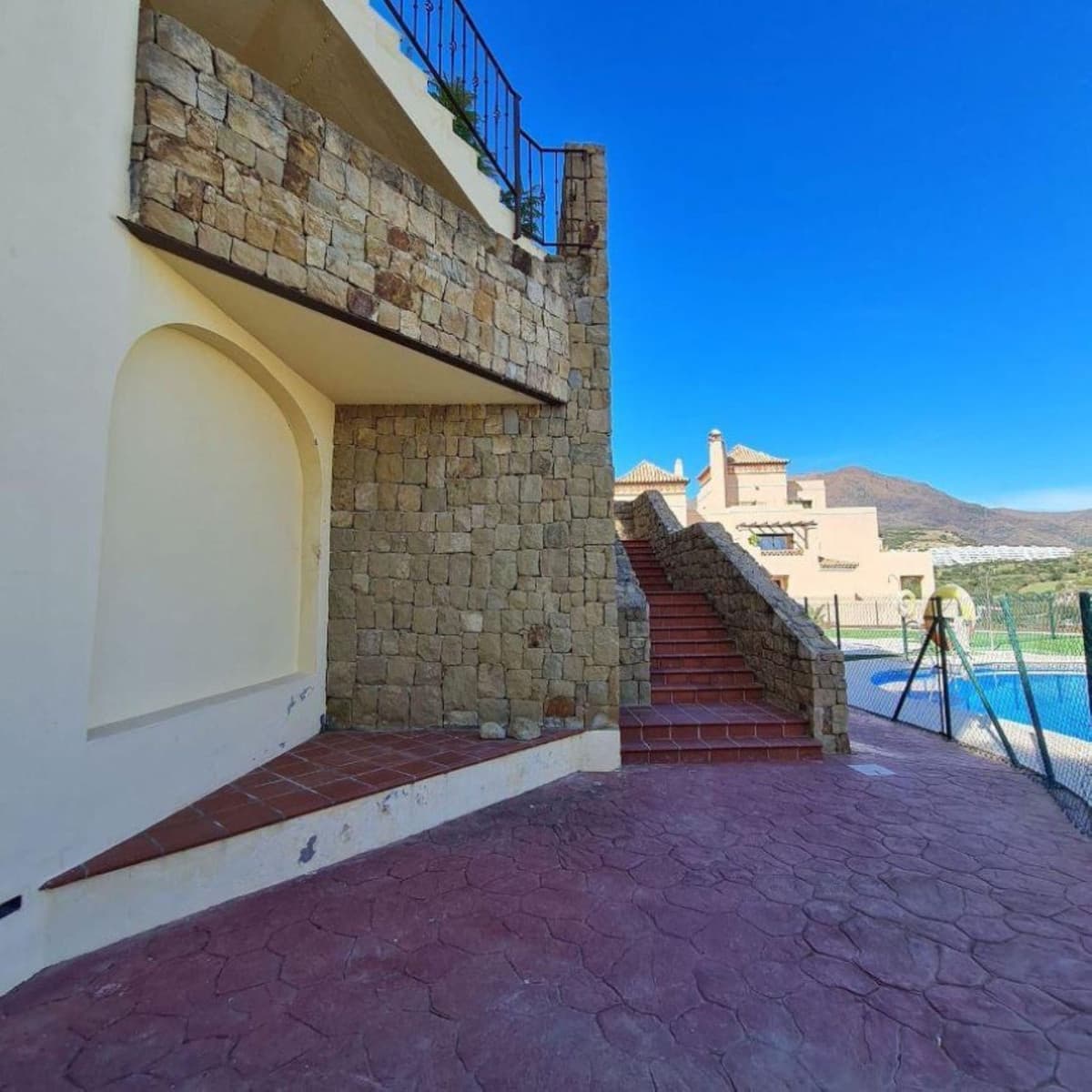 2 sypialnia Apartament na sprzedaż w Estepona z garażem - 312 000 € (Ref: 8210277)