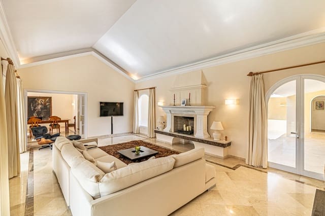 Chalet de 5 habitaciones en Sierra Blanca, Marbella en venta - 3.350.000 € (Ref: 8216944)