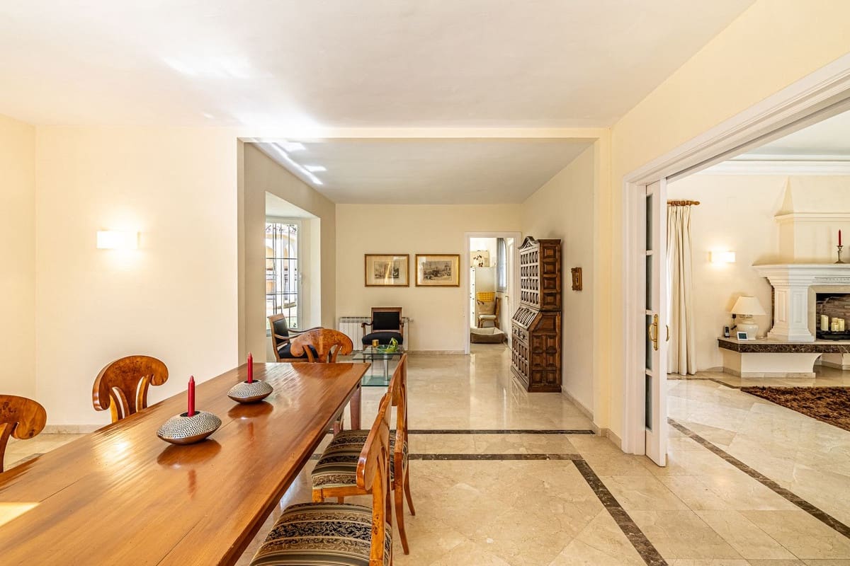 5 bedroom Villa for sale in Golden Mile - € 3,350,000 (Ref: 8216944)