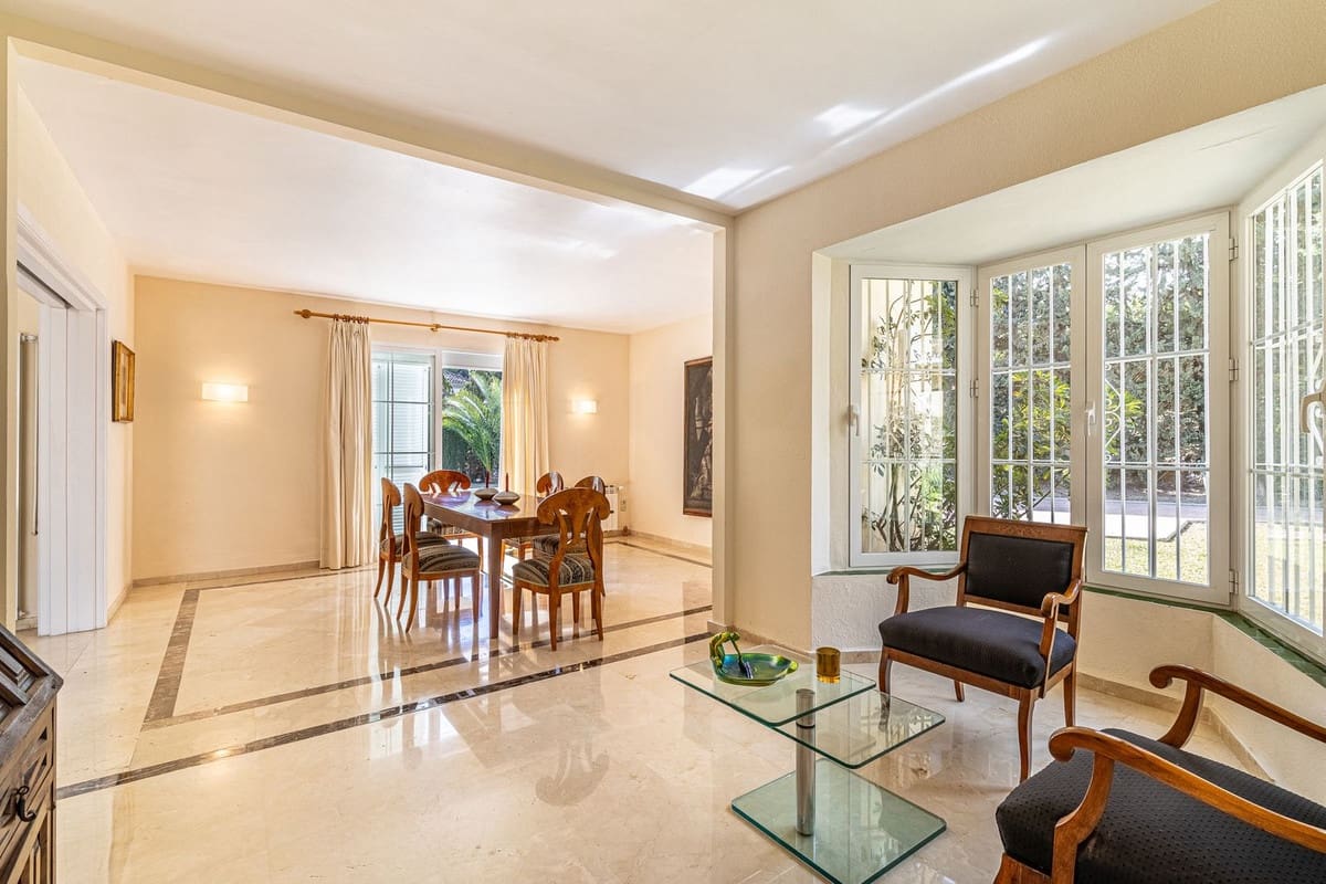 5 bedroom Villa for sale in Golden Mile - € 3,350,000 (Ref: 8216944)