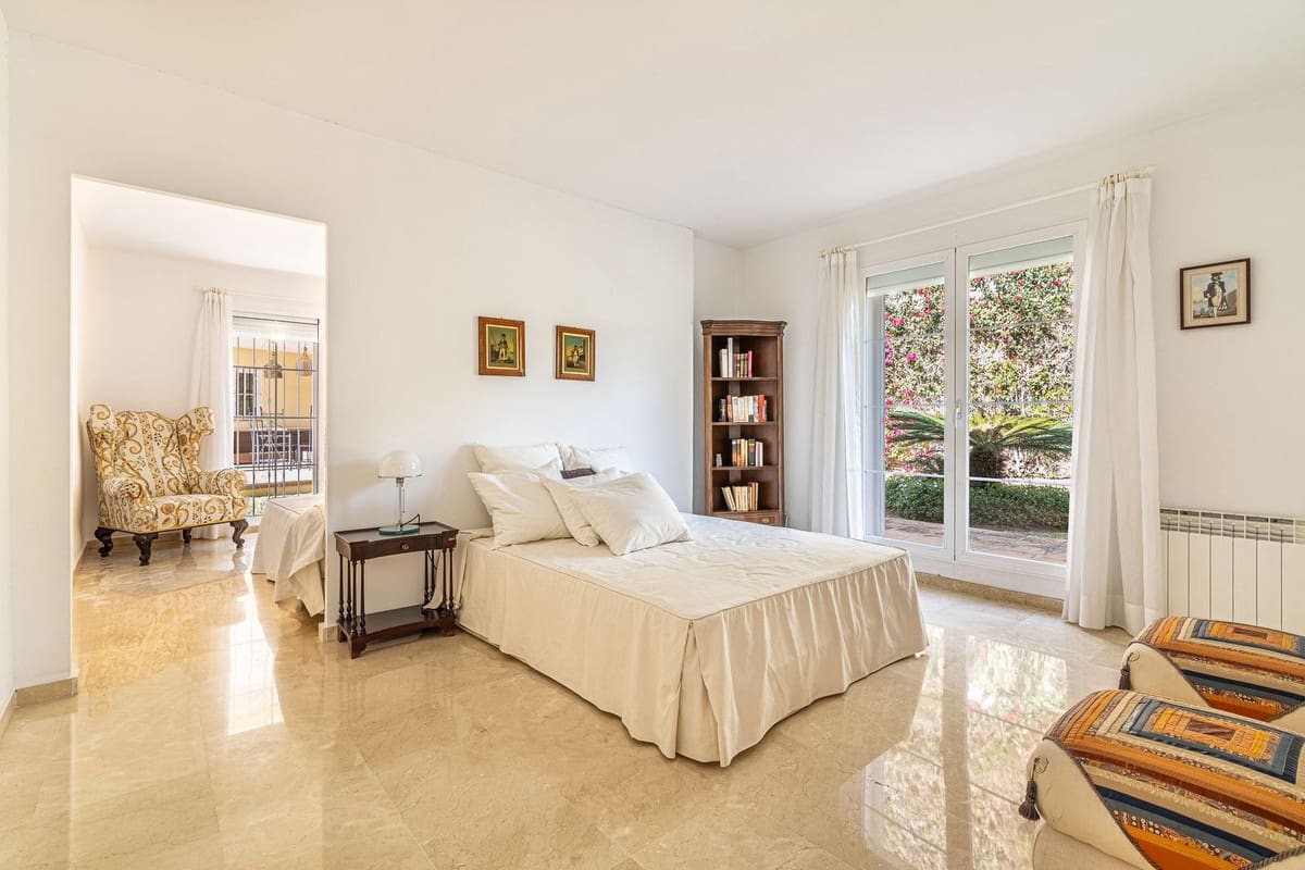 5 bedroom Villa for sale in Golden Mile - € 3,350,000 (Ref: 8216944)