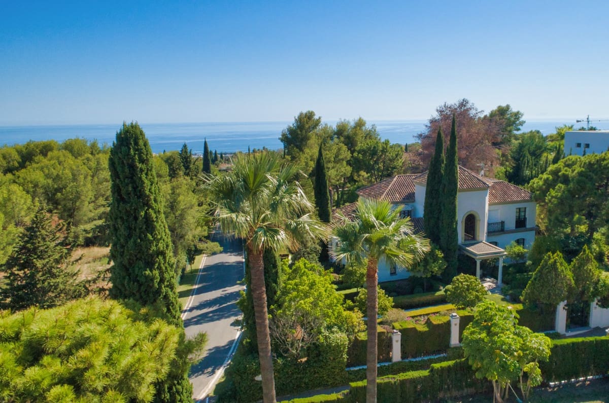 5 bedroom Villa for sale in Golden Mile - € 3,350,000 (Ref: 8216944)