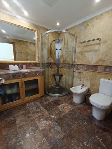 2 sypialnia Apartament na sprzedaż w Puerto Banus, Marbella z garażem - 1 225 000 € (Ref: 8216955)