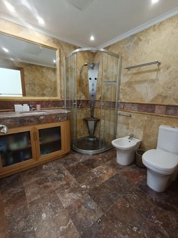 2 makuuhuone Huoneisto myytävänä paikassa Puerto Banus, Marbella mukana uima-altaan 
autotalli - 1 260 000 € (Ref: 8216955)