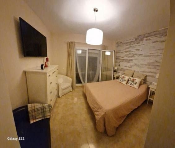 2 bedroom Apartment for sale in La Línea de la Concepción - € 235,000 (Ref: 8216967)