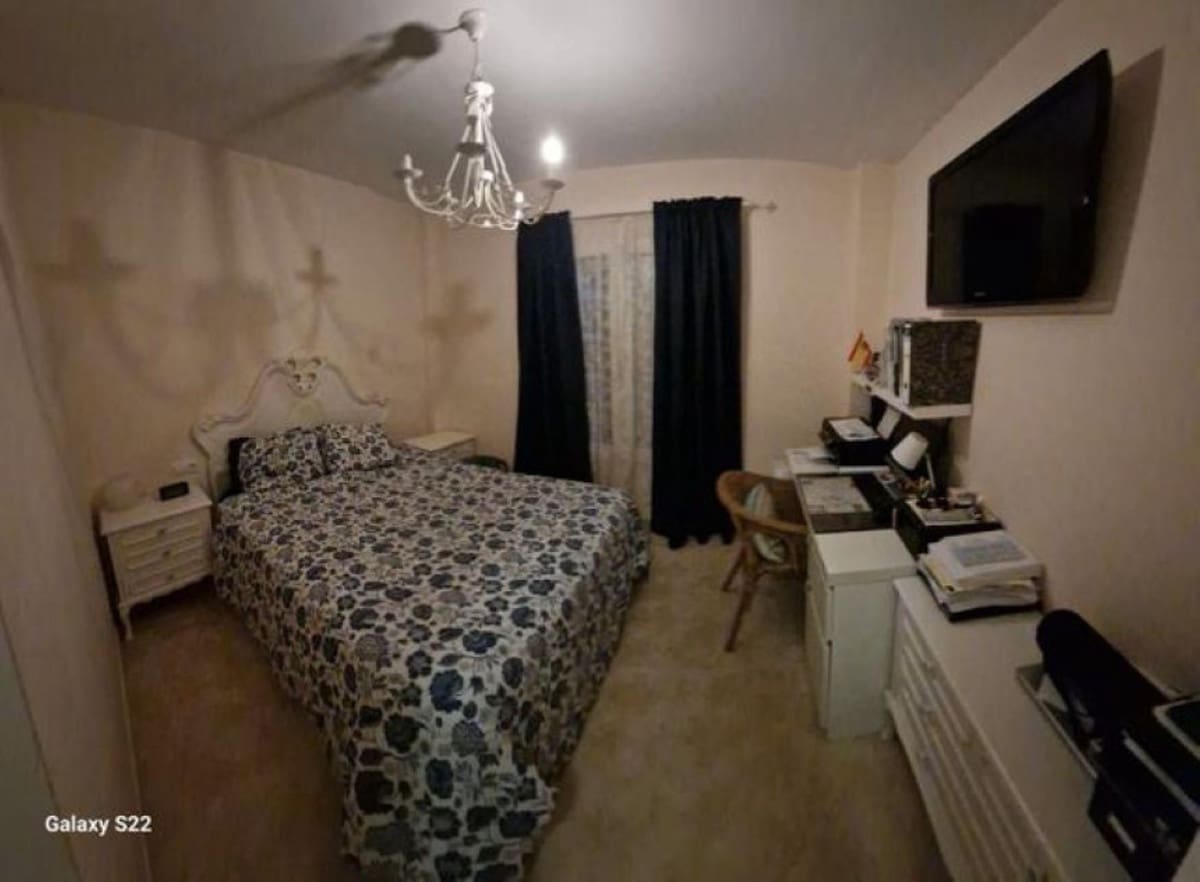 2 soverom Leilighet til salgs i La Linea de la Concepcion - € 235 000 (Ref: 8216967)