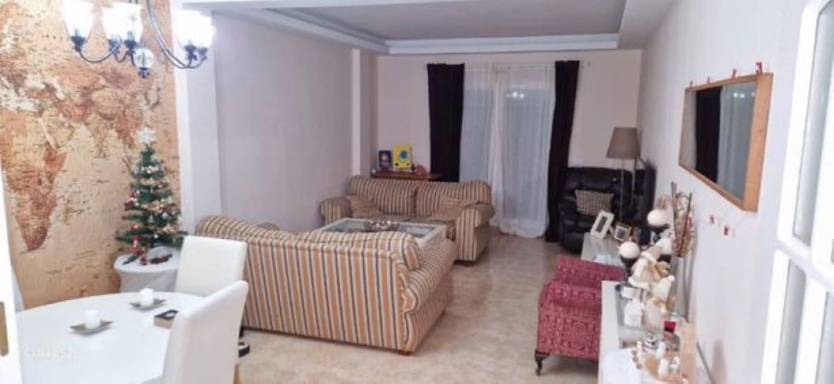 2 soverom Leilighet til salgs i La Linea de la Concepcion - € 235 000 (Ref: 8216967)