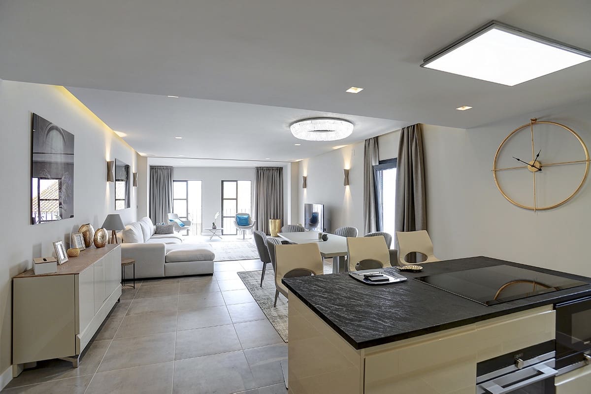 2 soveværelse Lejlighed til salg i Puerto Banus - € 830.000 (Ref: 8216976)