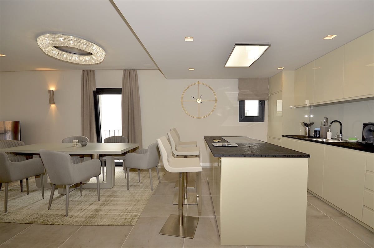 2 soveværelse Lejlighed til salg i Puerto Banus - € 830.000 (Ref: 8216976)