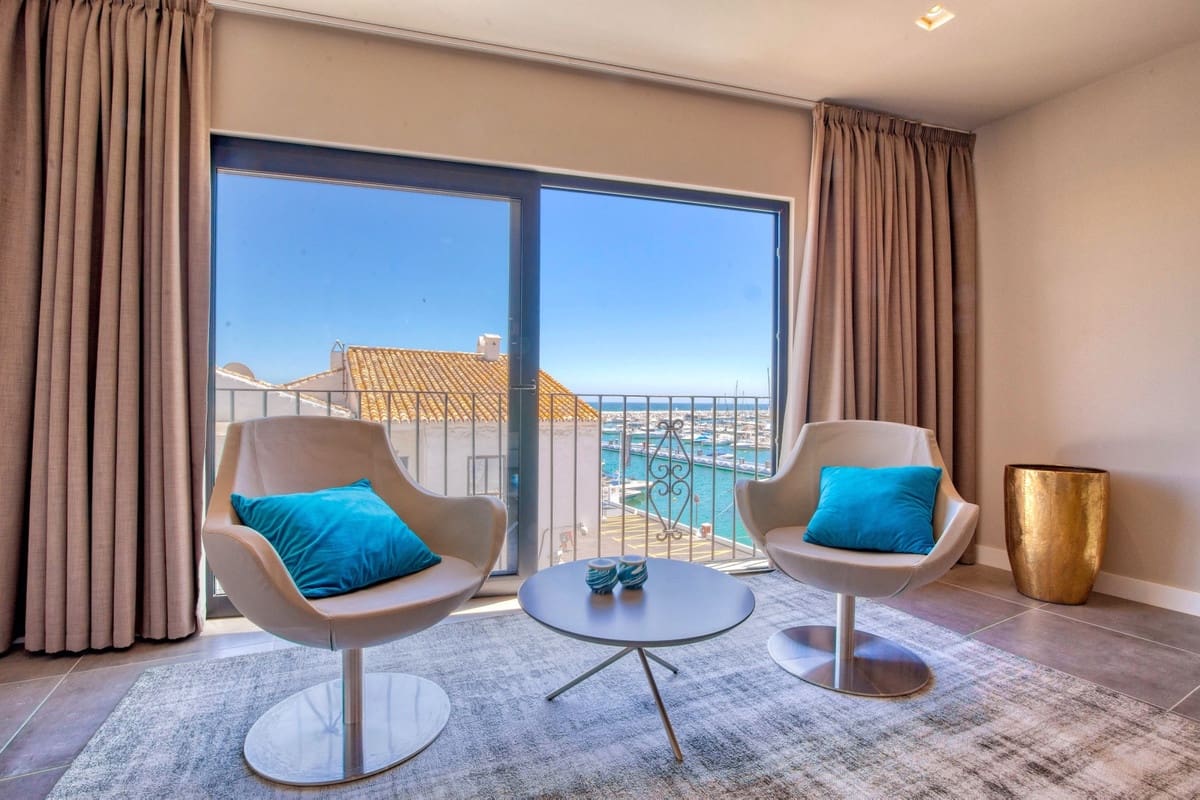 2 soveværelse Lejlighed til salg i Puerto Banus - € 830.000 (Ref: 8216976)